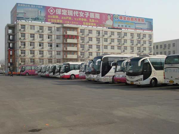 深圳通勤車(chē)租賃助力企業(yè)提升員工工作效率